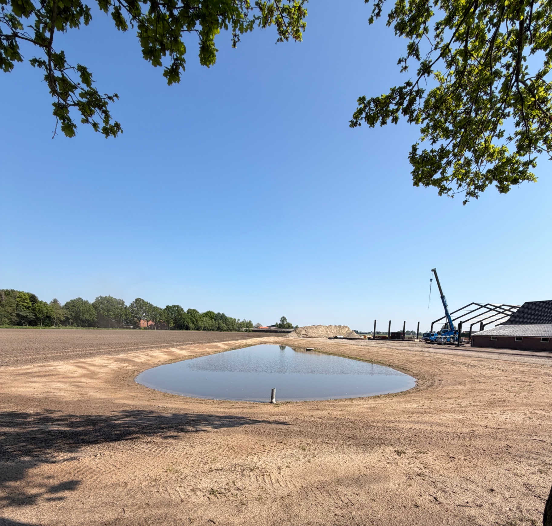Wadi op bedrijventerrein — Voor